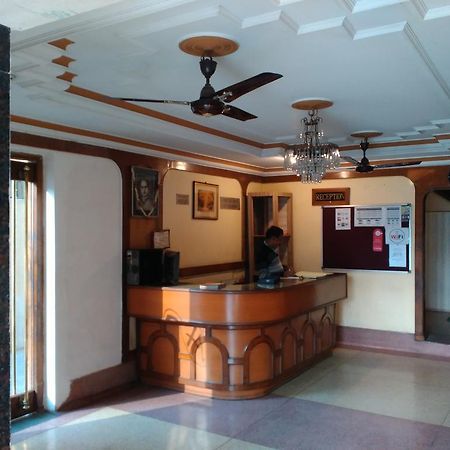 Hotel Ajaya Varanasi Exterior foto