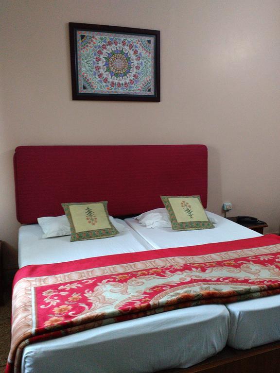Hotel Ajaya Varanasi Zimmer foto