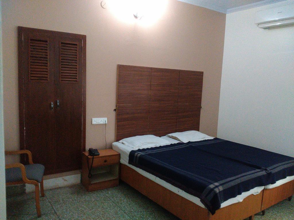 Hotel Ajaya Varanasi Zimmer foto