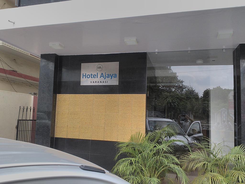 Hotel Ajaya Varanasi Exterior foto