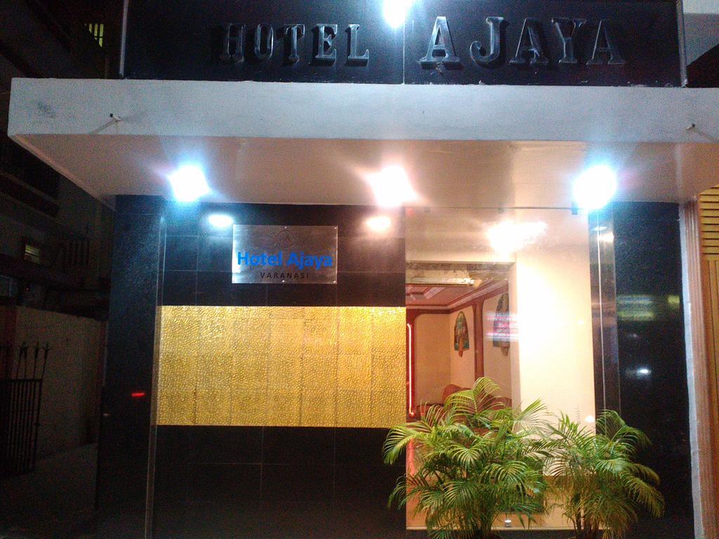 Hotel Ajaya Varanasi Exterior foto