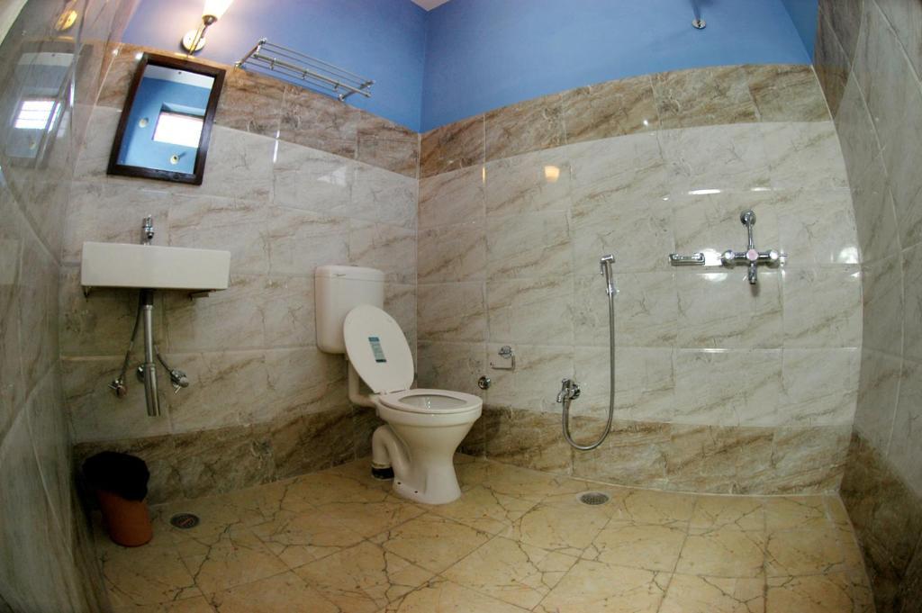 Hotel Ajaya Varanasi Zimmer foto